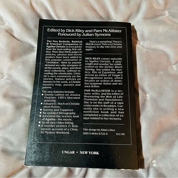 The Bedside Bathtub & Armchair Companion to Agatha Christie Book 1986 Dick Riley - Picture 3 of 11
